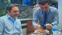 علاء مبارك يظهر ويفاجئ المصريون