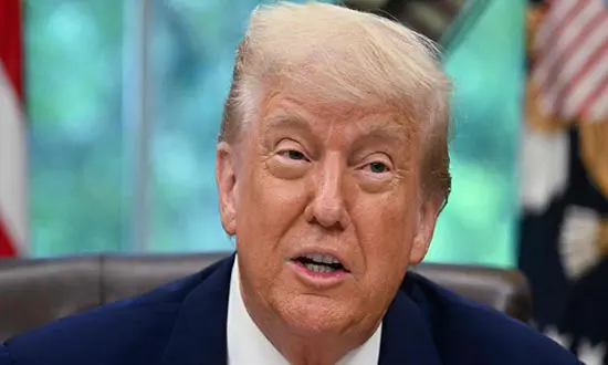 Donald Trump lache du leste