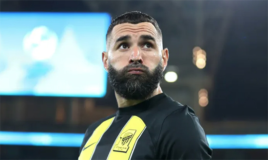 ماذا يفعل كريم بنزيما في مدريد ؟