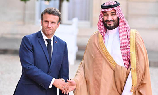 بن سلمان في باريس يطلب دعم فرنسا وماكرون يطلب الدعم المالي