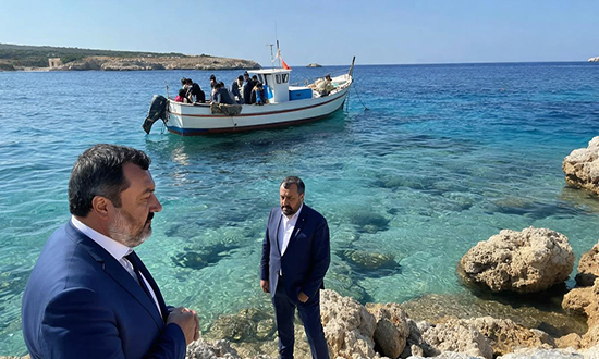 وزير إيطالي يواجه السجن جراء الهجرة الغير شرعية