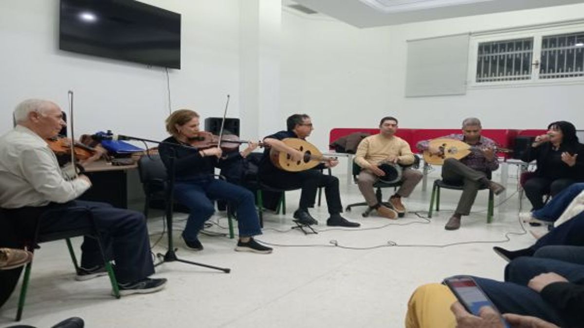 الموسيقى التي لا تموت: رحلة مع الدكتور المايسترو محمد عبيد