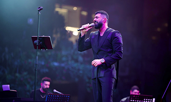 النجم سيف نبيل يحي حفل في قطر مول بحضور جمهور استثنائي