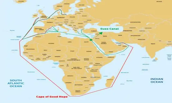 حاملة طائرات أمريكية تلتف حول إفريقيا لتفادي باب المندب