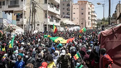 هل يقبع عثمان سونكو تحت الاقامة الجبرية ؟