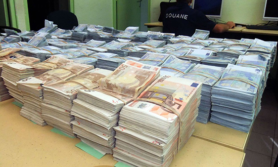 مافيا إيطالية: إغراق الإقتصاد الأوروبي بالأوراق النقدية المزيفة