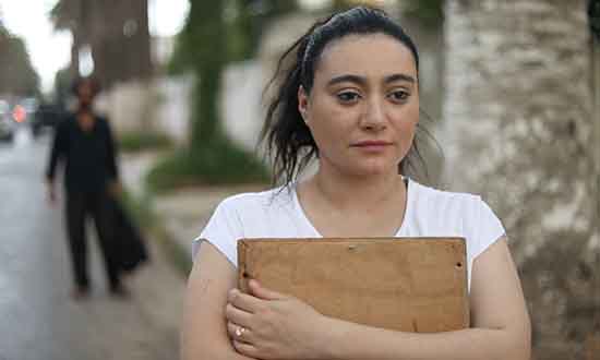بعد مقاطعة لسنوات ، عمل فني يجمع غادة الجريدي بوالدها
