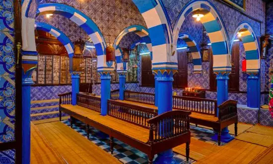 معبد الغريبة، رمز التعايش الديني يحتضن زواره من جديد