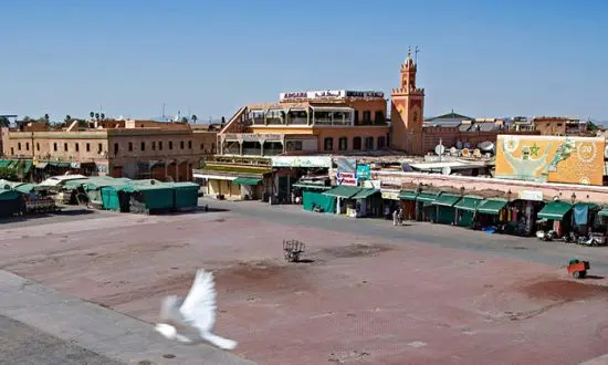 place Jemaa Elfna vide de touristes