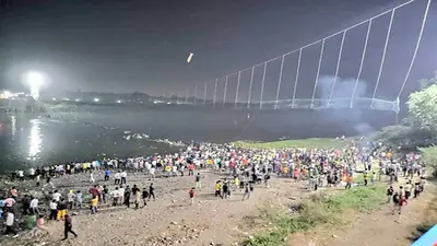 انهيار جسر في الهند يخلف 60 قتيلا