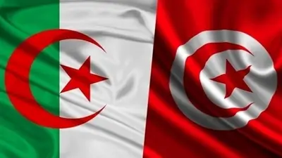 مقابلة رمزية بين قدماء منتخبات كرة القدم التونسية والجزائرية